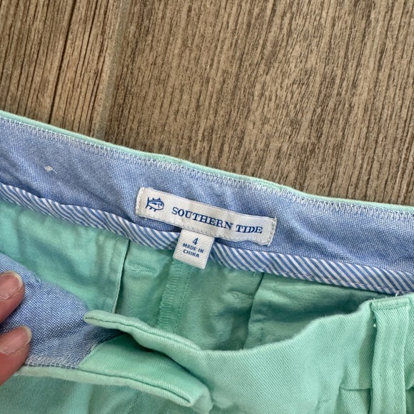 Southern tide teal shorts - Picture 3 of 3